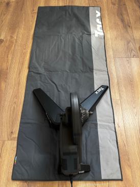 Fietstrainer met cassette en mat.