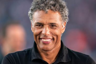 Een avondje NAC met Pierre van Hooijdonk voor 4 personen